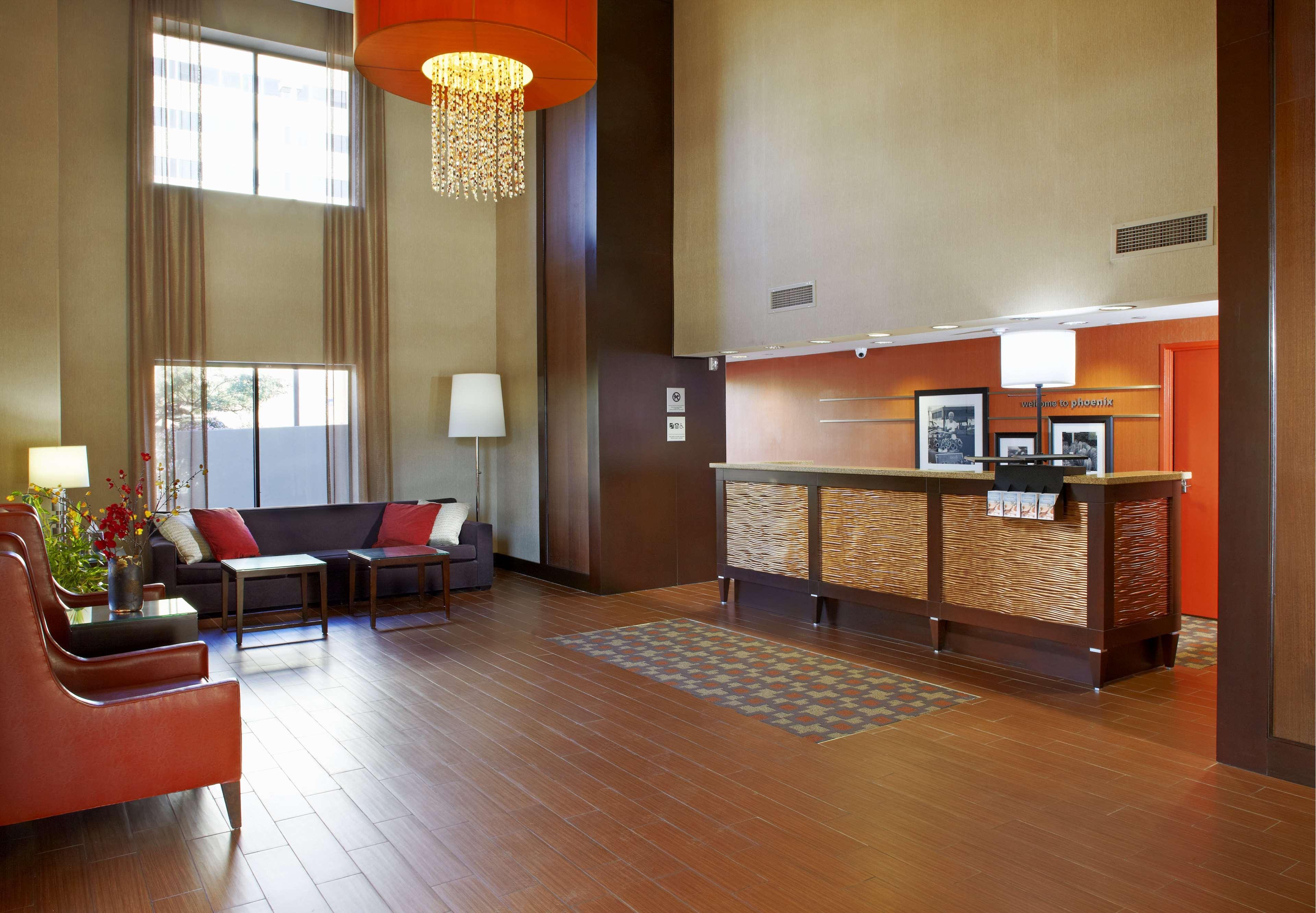 Hampton Inn Phoenix - Biltmore Екстер'єр фото