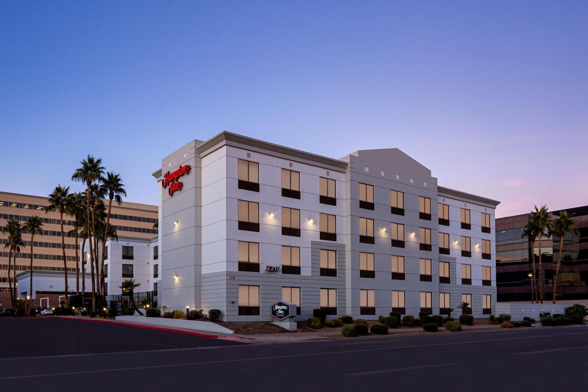 Hampton Inn Phoenix - Biltmore Екстер'єр фото