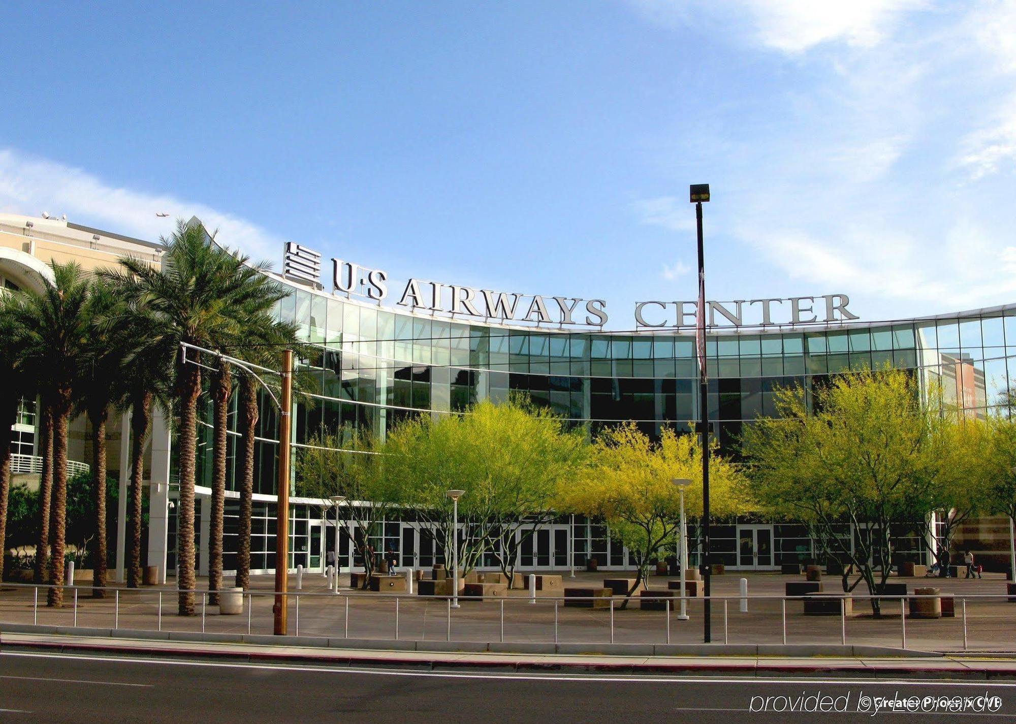 Hampton Inn Phoenix - Biltmore Екстер'єр фото